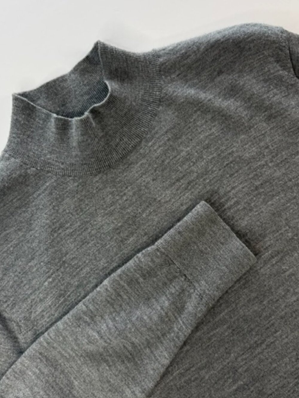Banana Republic Sweater 100% Merino Wool Gray Mock Turtleneck Pullover M Women